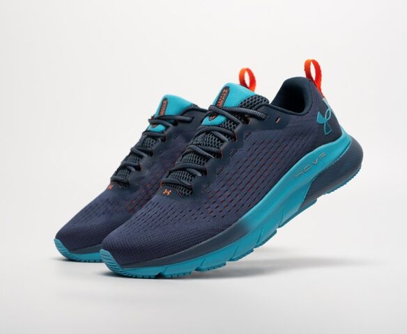 Under Armour HOVR Turbulence QR1